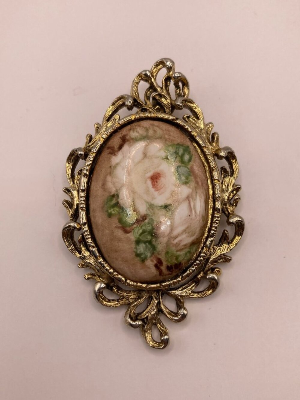 Vintage Gold-Tone Hand-Painted Floral Cameo Brooch Pendant -10B